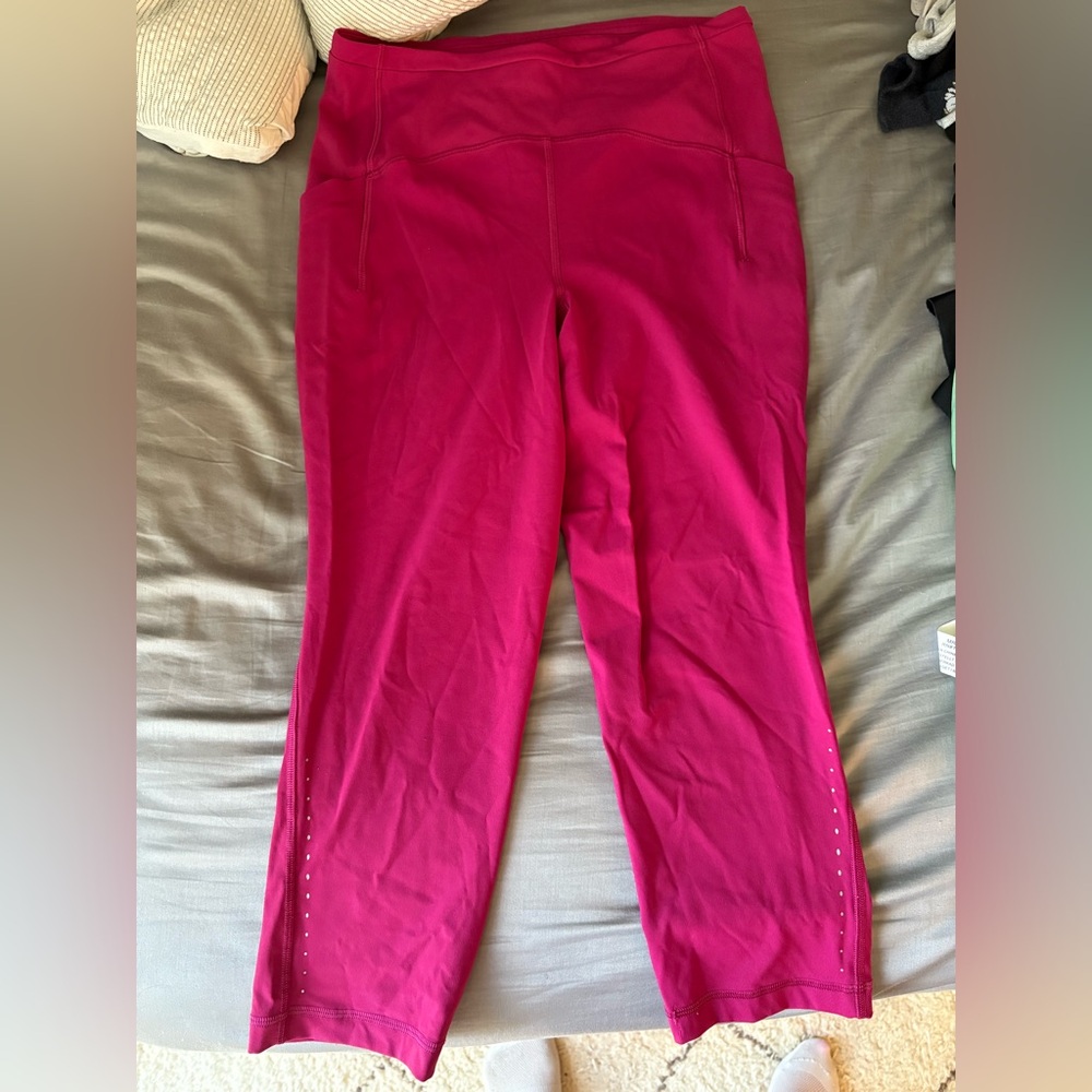 Lululemon Athletica Pink Ankle Cropped Pants